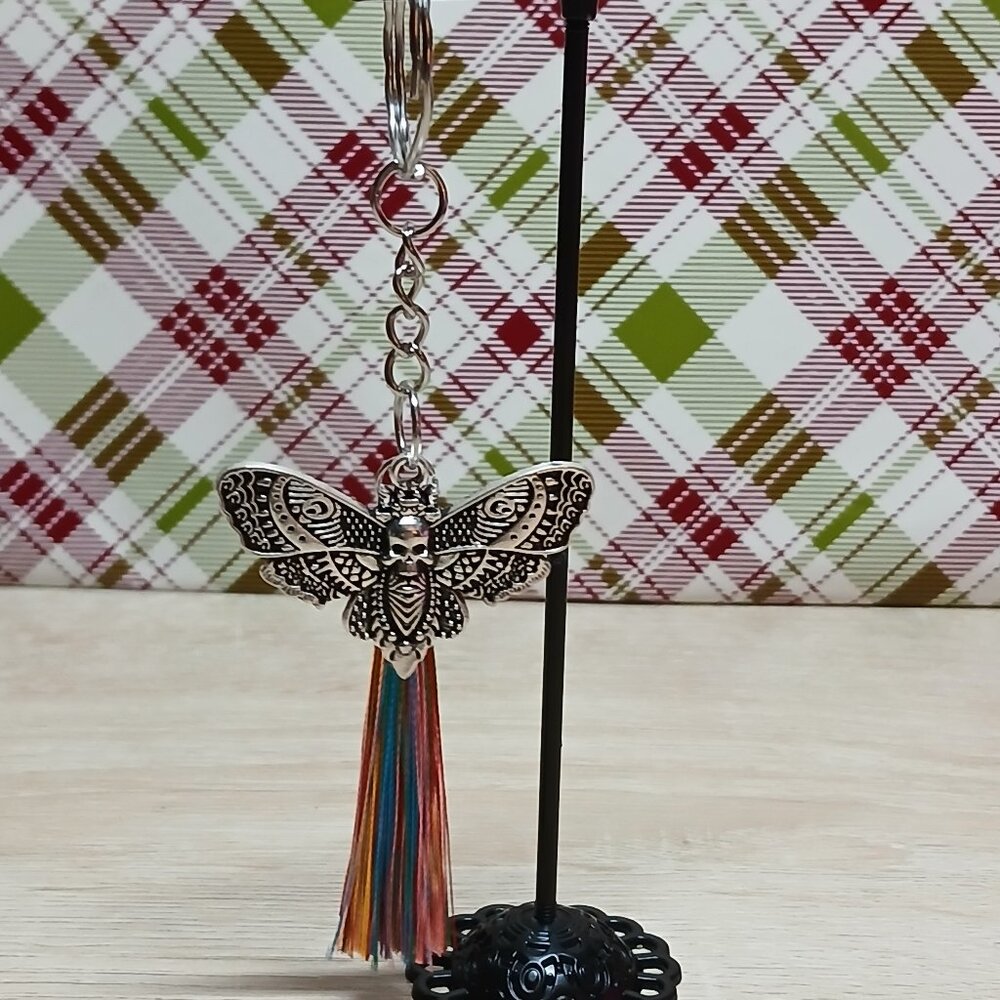 NWOT Fashion Jewelry Silver Tone Butterfly Keychain Rainbow Tassel #15
